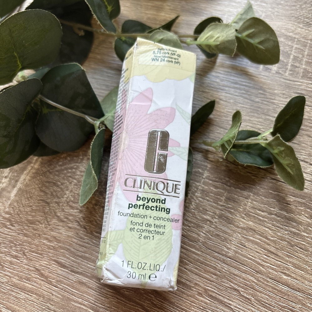 CLINIQUE Beyond Perfecting 2 in 1 Foundation + Concealer WN 24 Cork (vf)